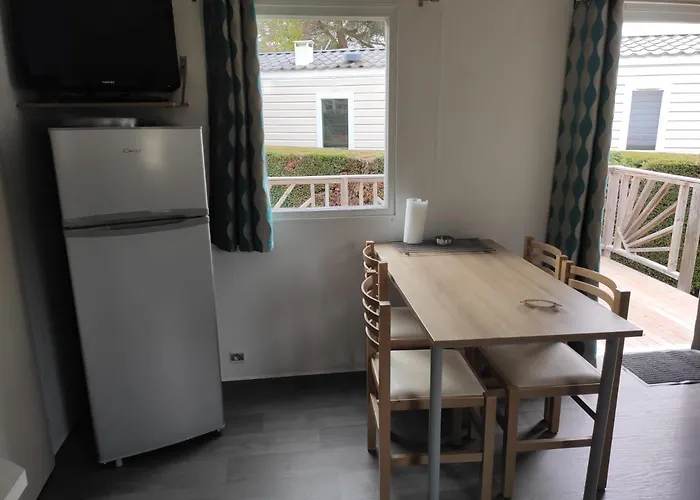 Le 384 Mobilhome Clim Velos Tv Lavlinge Plancha Transats Kamp alanı *